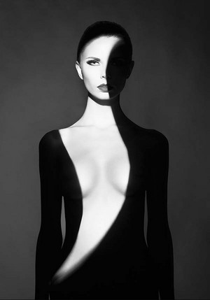 Черно-бели /монохромни/ FIND THE LIGHT